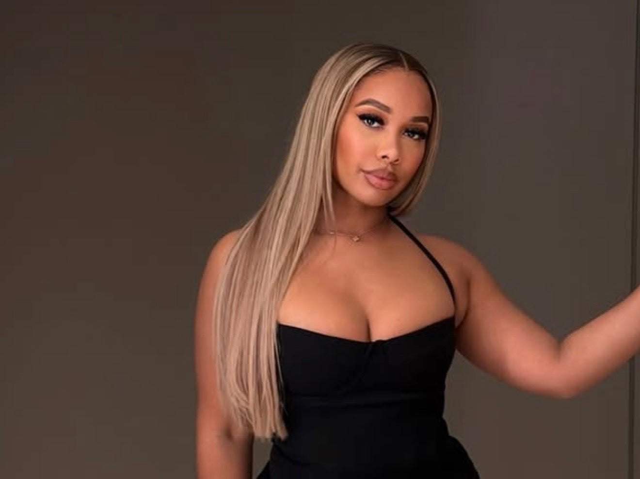 Smoked Vanilla Blonde Straight Virgin Mink Bundles